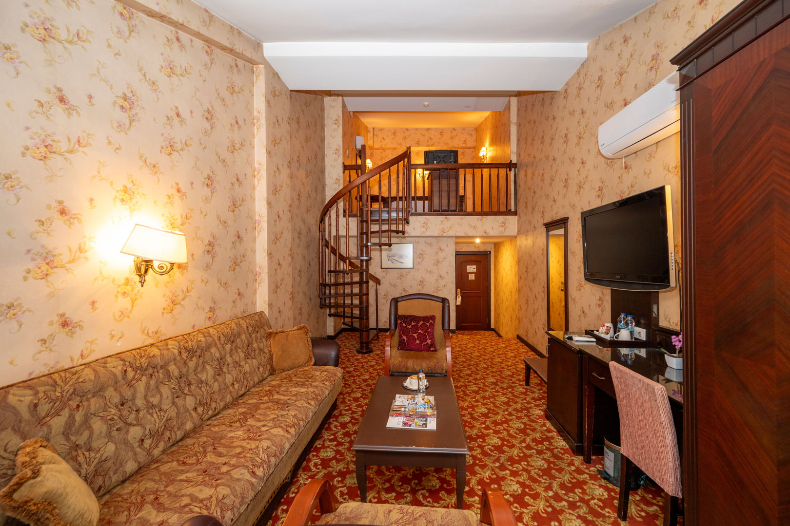 Duplex Suite Room (2)
