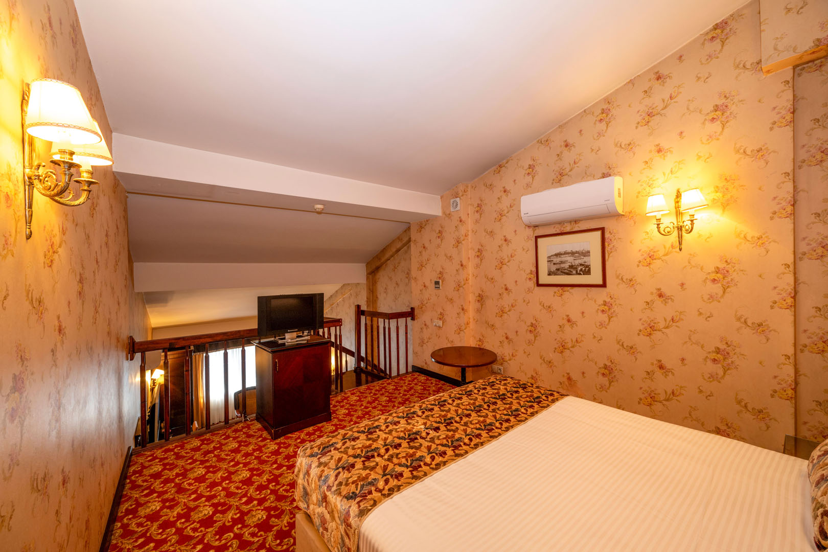Duplex Suite Room (5)