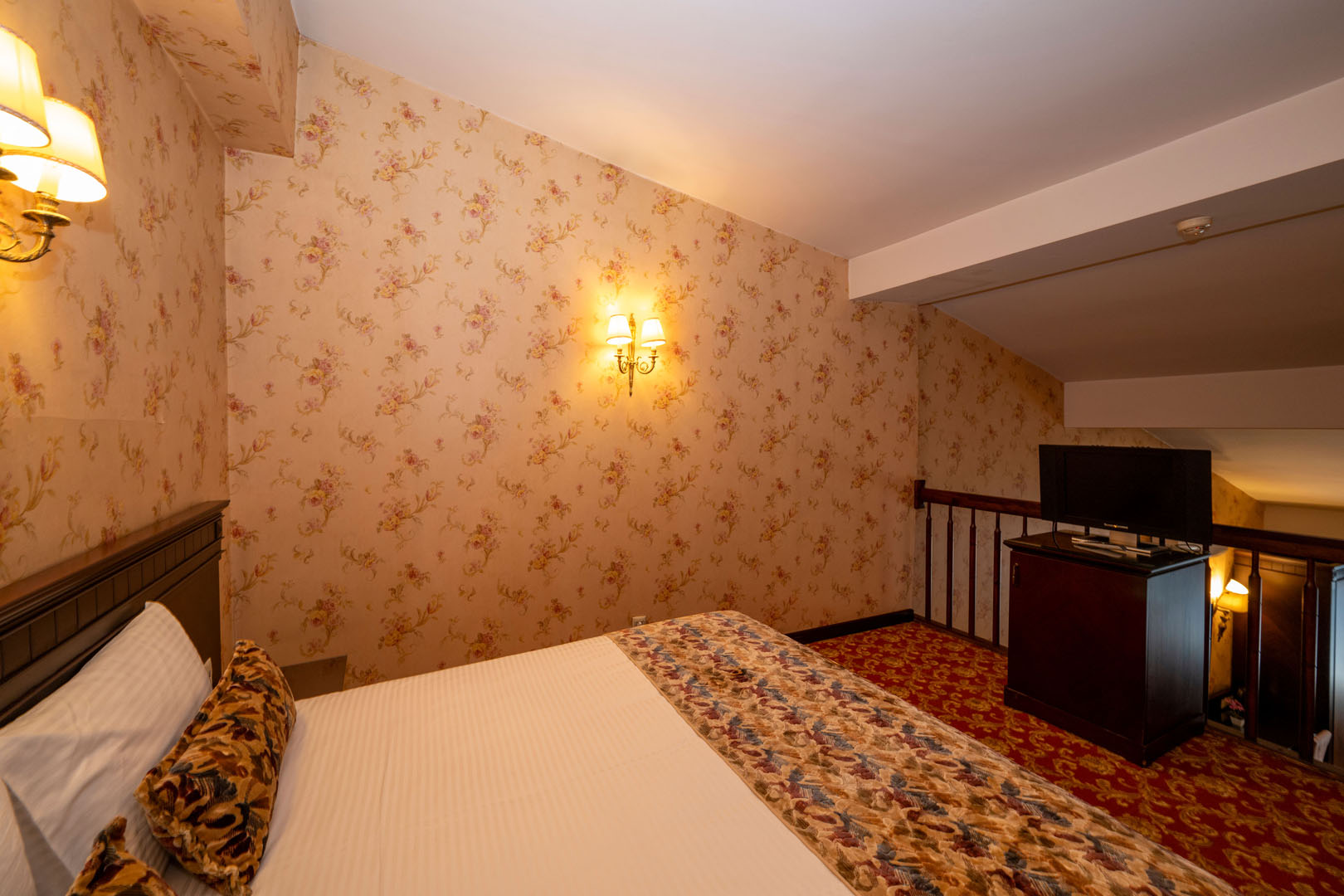 Duplex Suite Room (6)